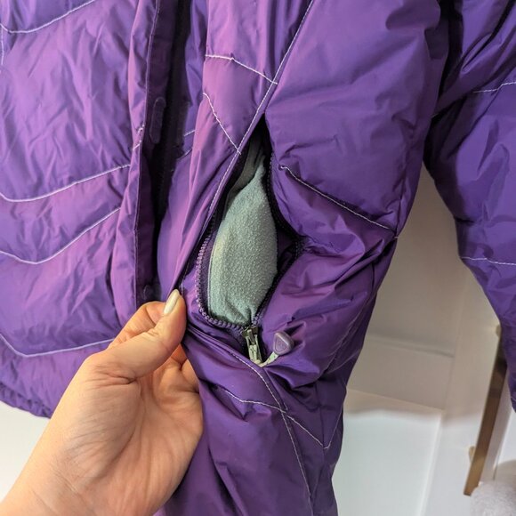 EUC Mountain Hardware down ski jacket - Picture 3 of 9